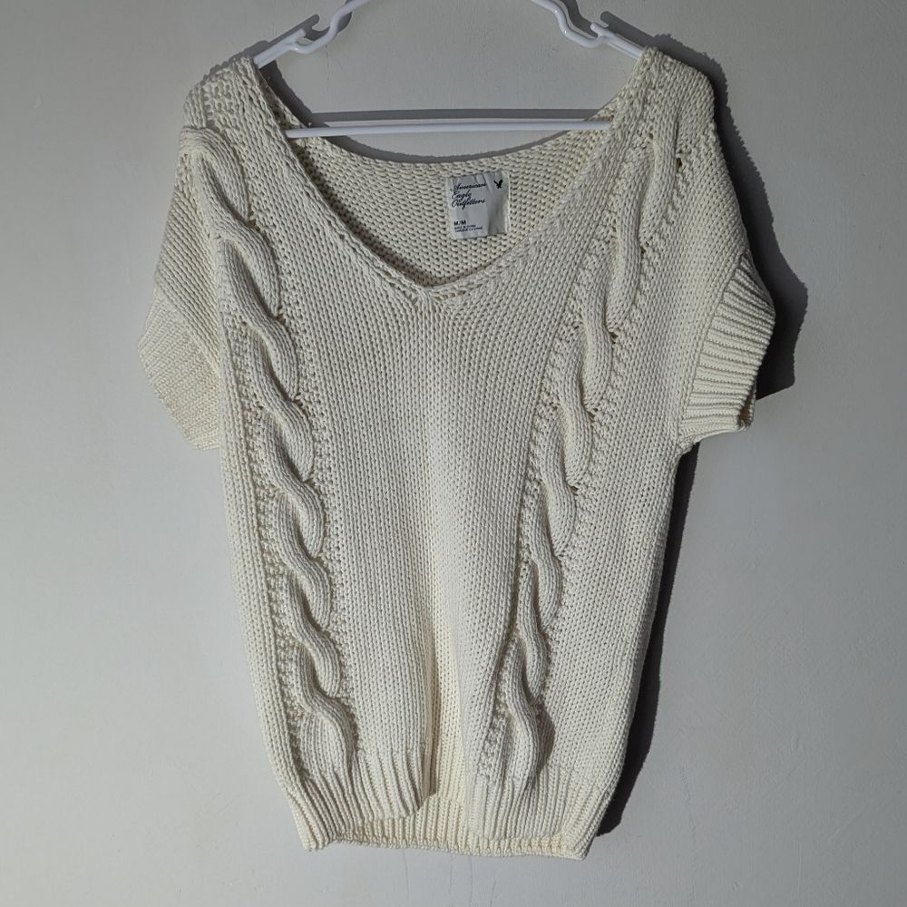American Eagle Cream Cable Knit V neck Short Sleeve Sweater Size Medium